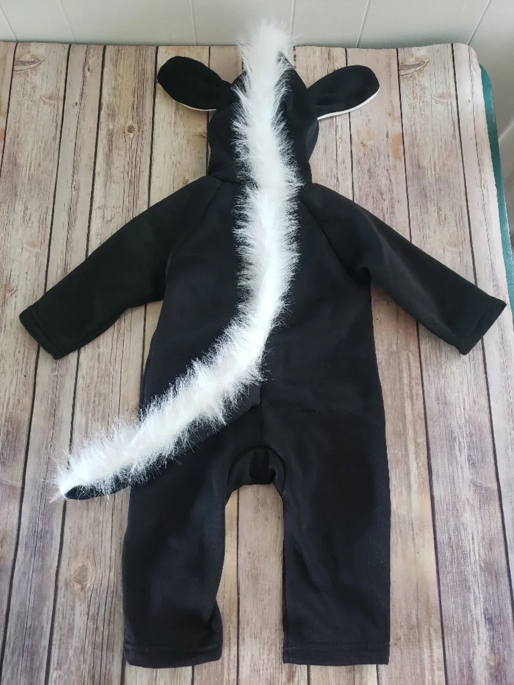 Baby Skunk One Piece Costume Size 6-9M